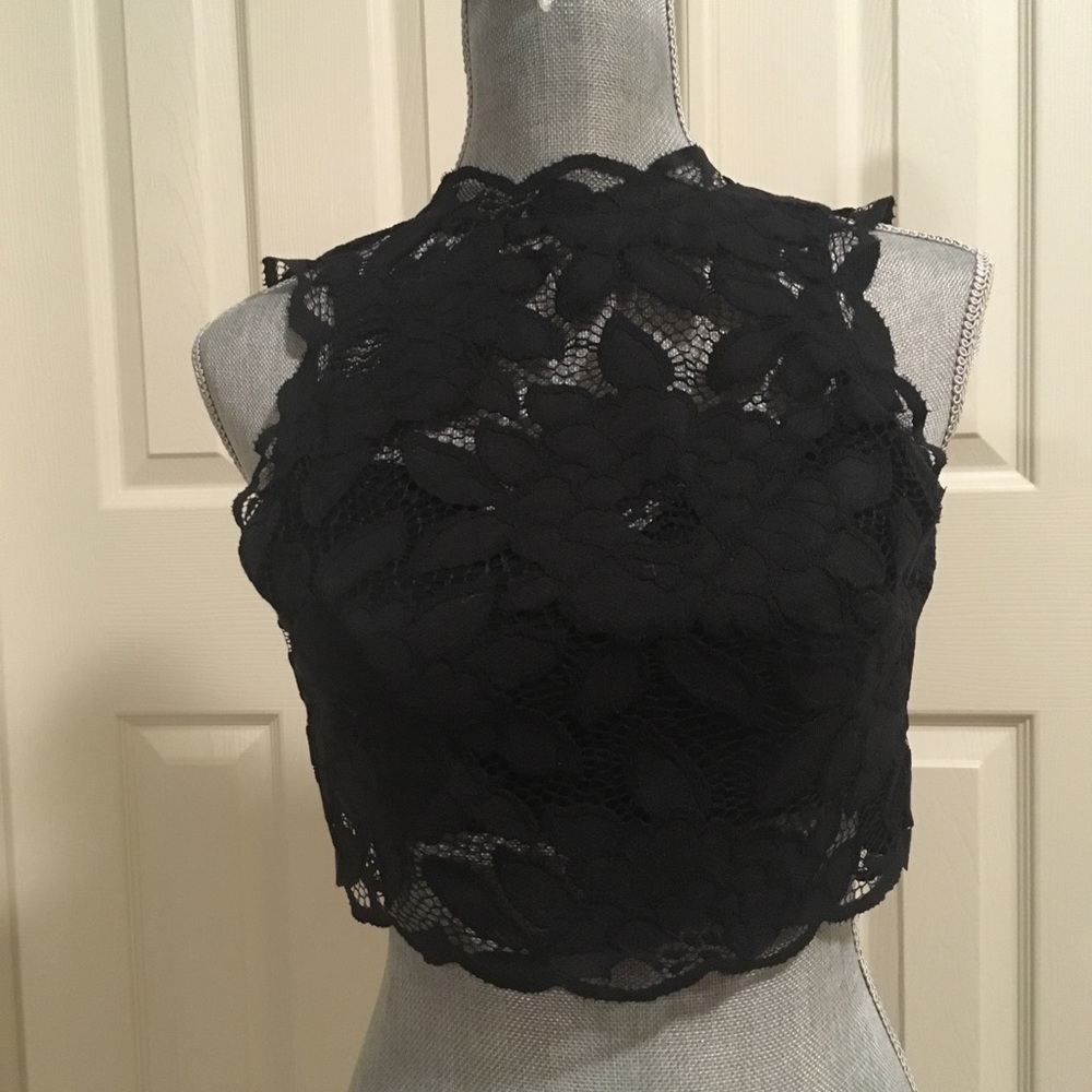 Bebe crop top